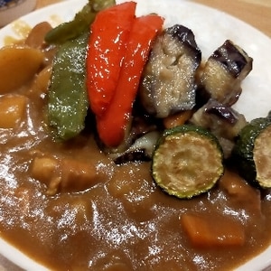 夏だ！カラフル元気な夏野菜カレー